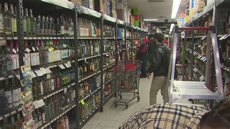 are liquor stores open in texas on sunday